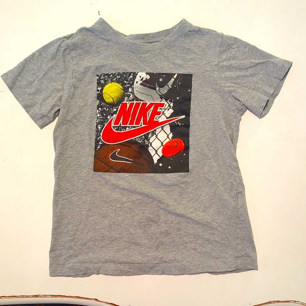 Nike Grey Boys Medium T-shirt